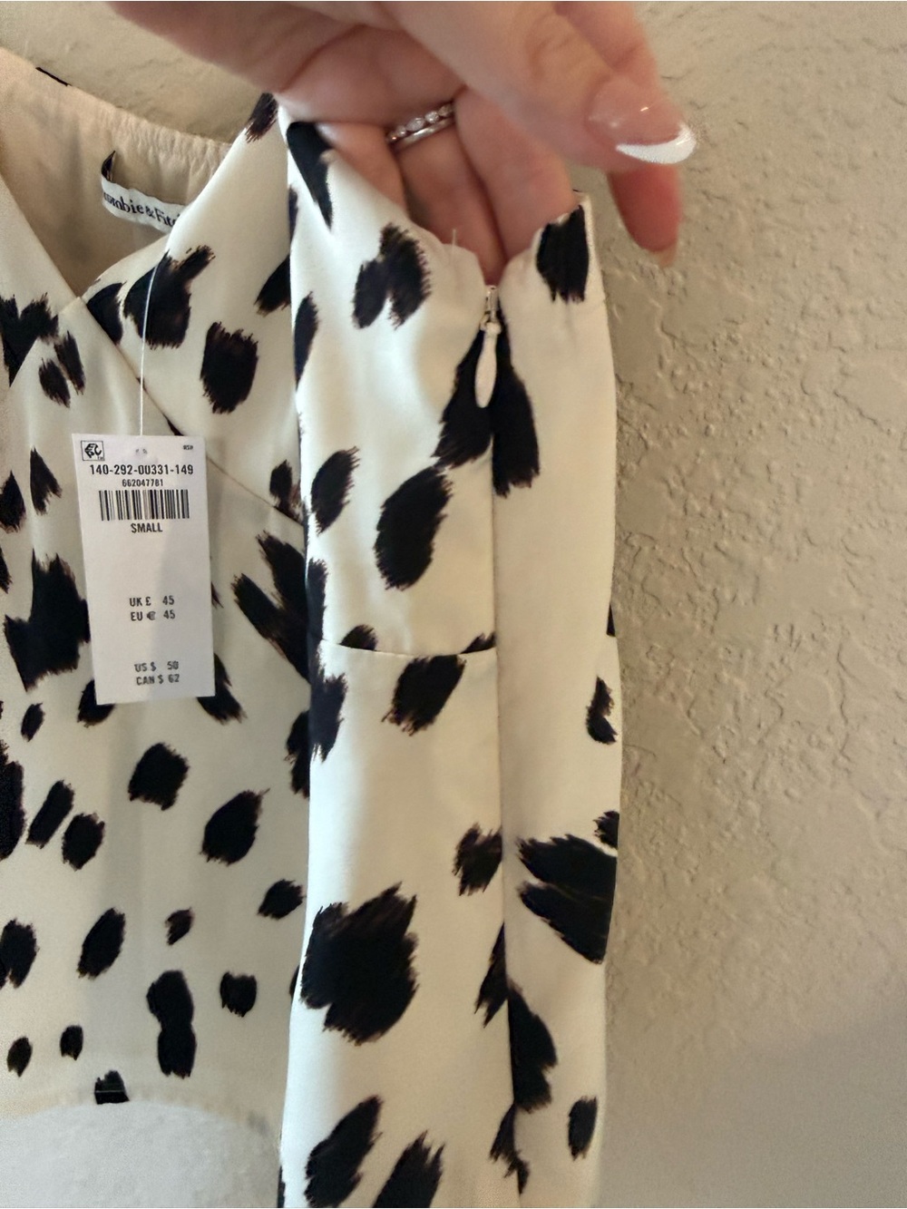 NWT Abercrombie Spotted V-Neck Silk Top - Picture 4 of 5